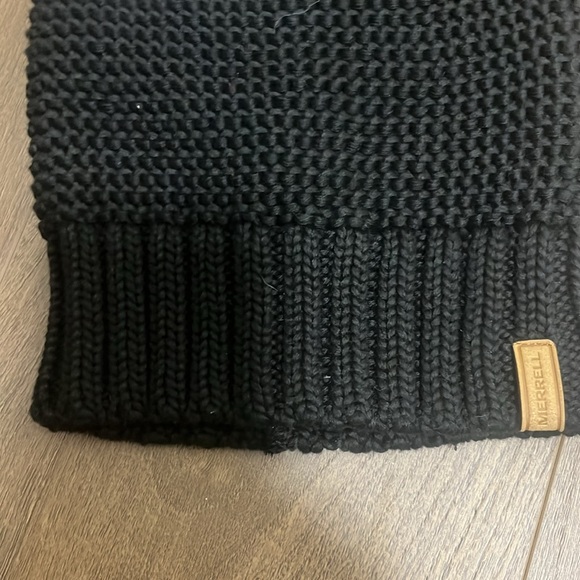 Merrell Questsa Beanie, black, NWT’s. - Picture 2 of 4